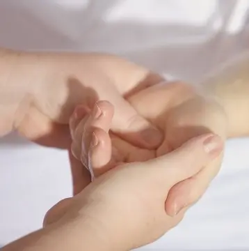 manual-de-terapia-cursos-para-mujeres-curso-de-formacion-para-mujeres-emprendedoras-bases-de-la-acupresion-curso-terapias-manuales cursos online de masajes terapéuticos